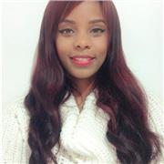 Profesor ofrece clases en el ámbito social y educativo